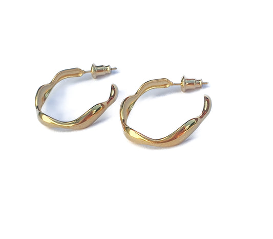Gold plated wavy hoop earrings