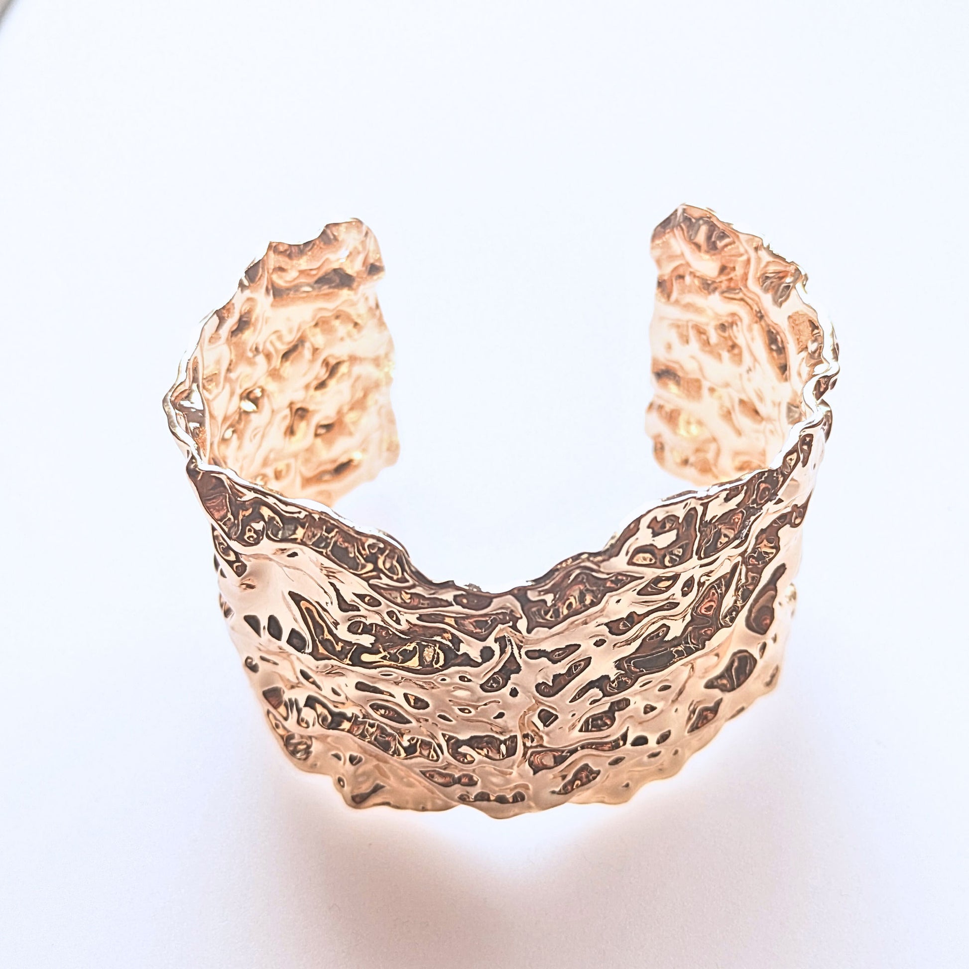 18CT GOLD PLATED FOIL EFFECT BANGLE