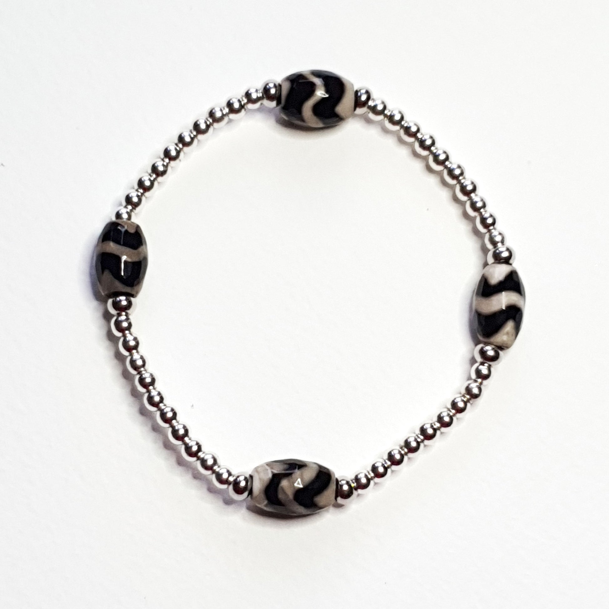 Tibetan agate inset bracelet