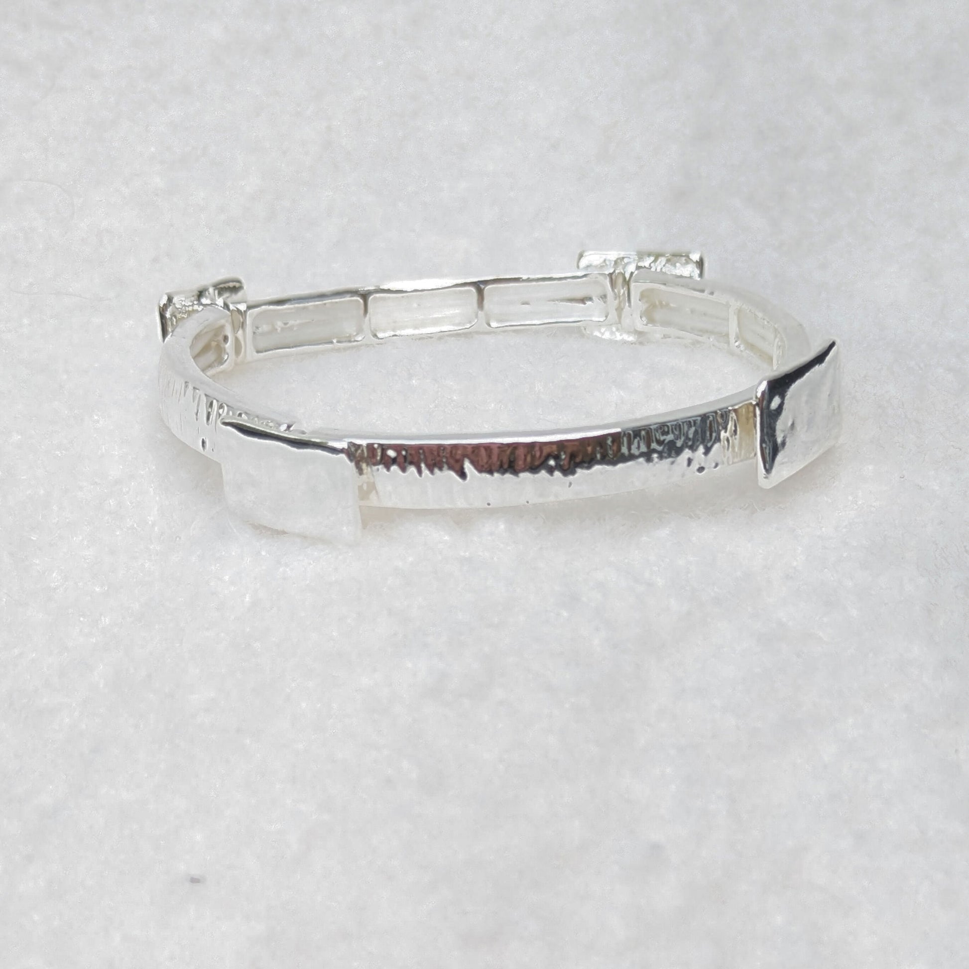 Elasticated rectangle feature bracelet in silver plate