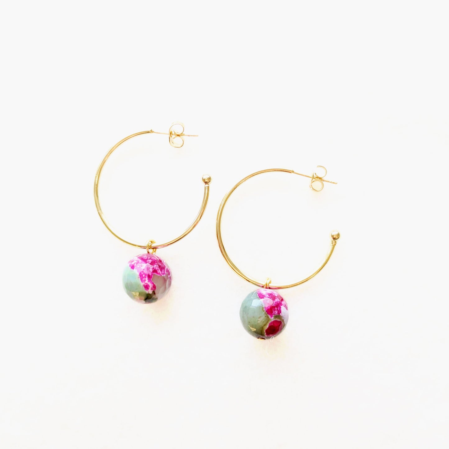 Fuchsia agate on 30mm gold plated hoop