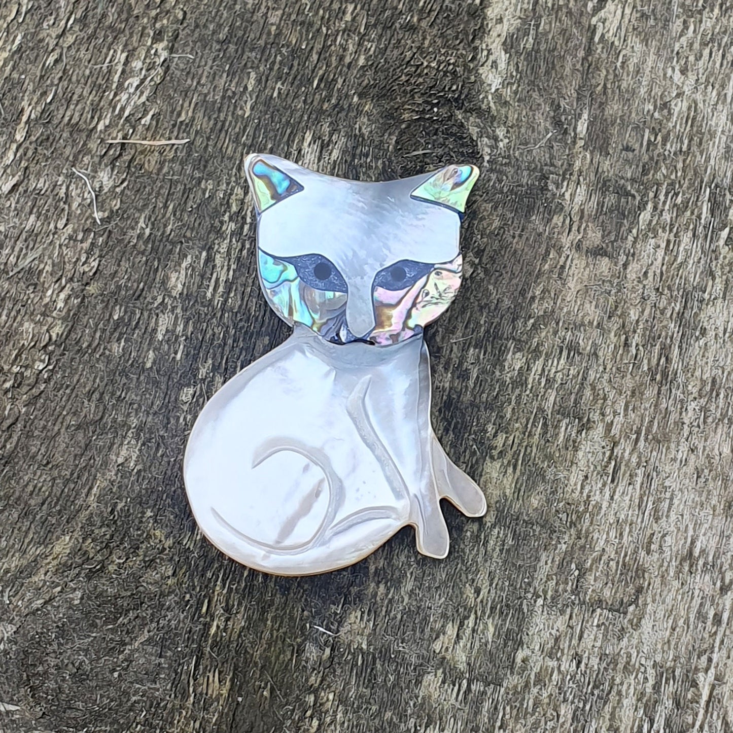 Mother of pearl and abalone shell cat brooch