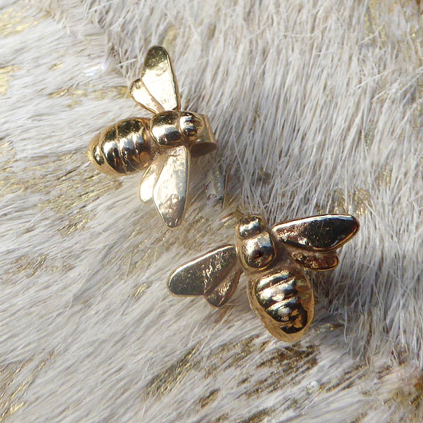 9ct Gold bee studs