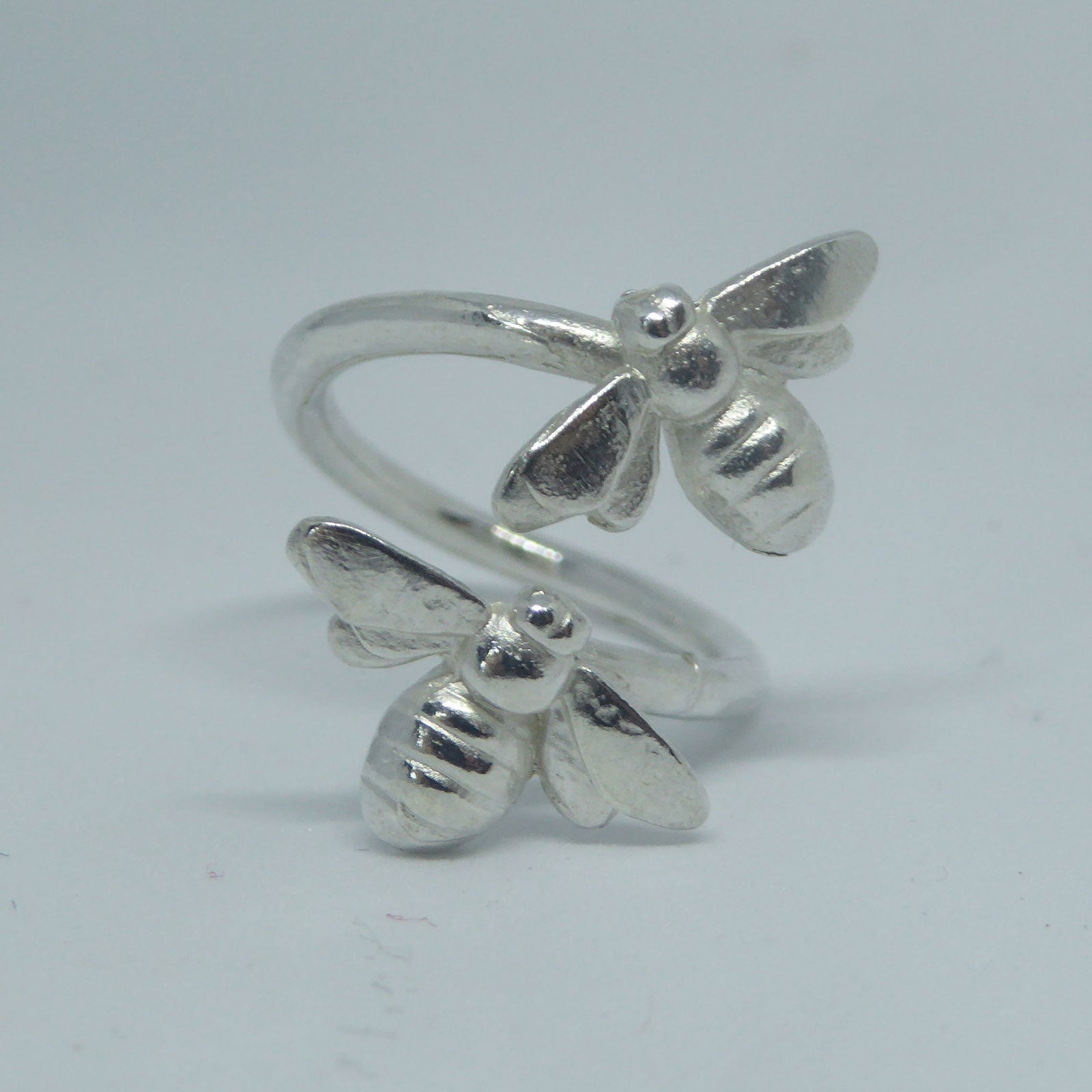 Bee ring sale silver